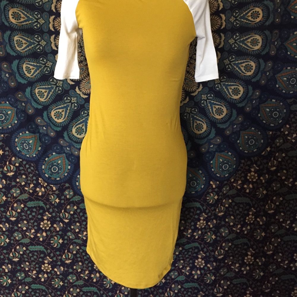 Dress - Picture 3 of 6